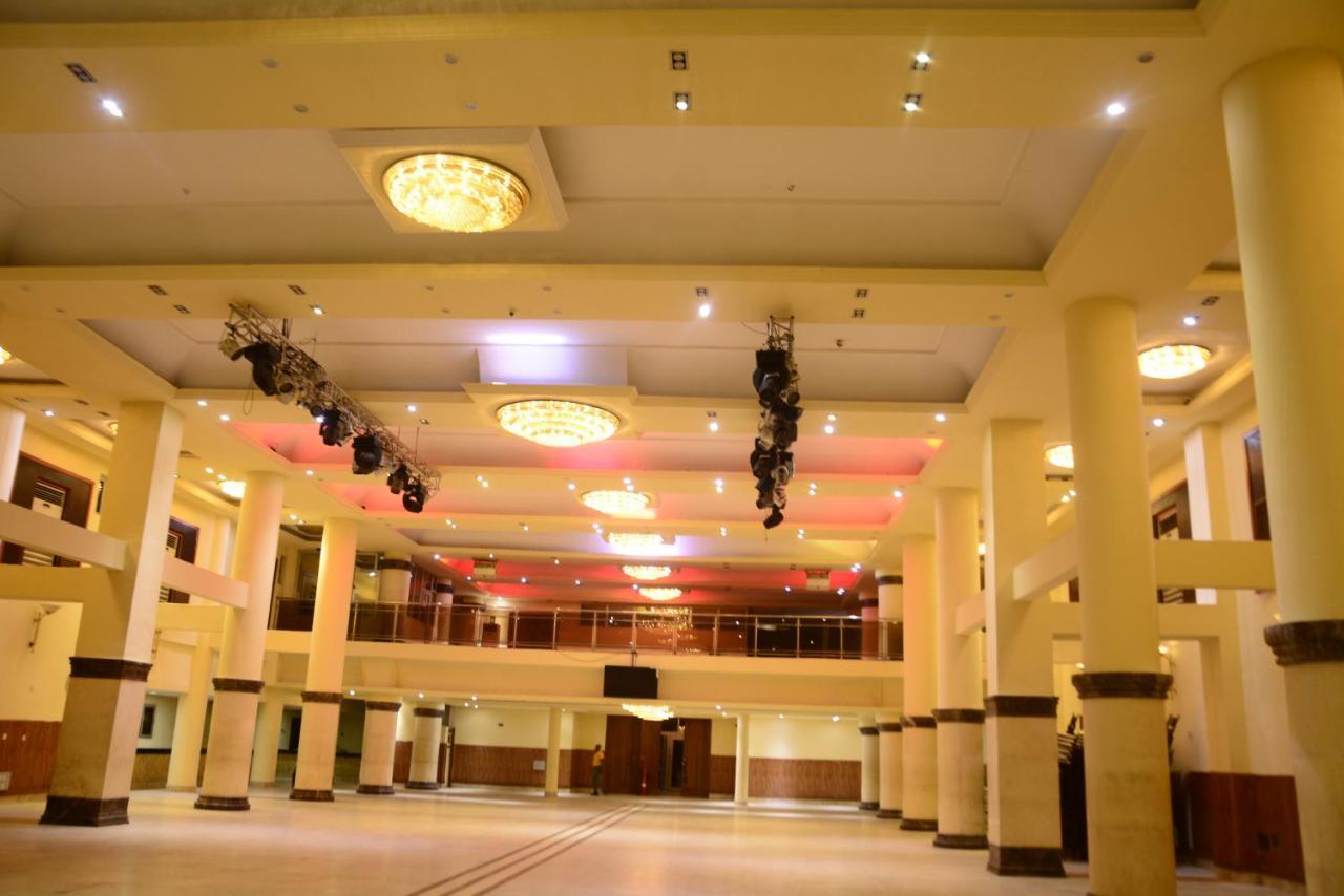 Caesar'S Luxury Hotel Леки Екстериор снимка