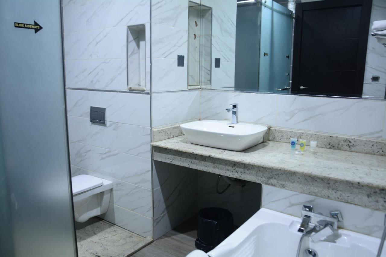 Caesar'S Luxury Hotel Леки Екстериор снимка