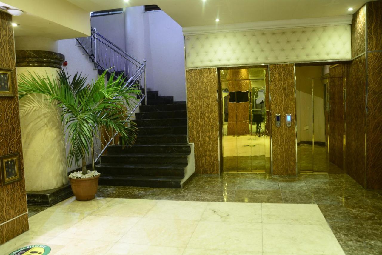 Caesar'S Luxury Hotel Леки Екстериор снимка
