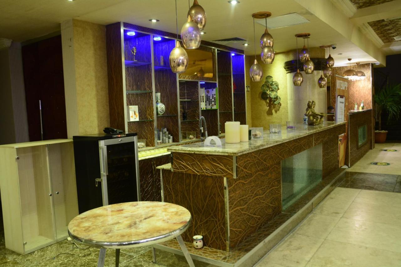 Caesar'S Luxury Hotel Леки Екстериор снимка