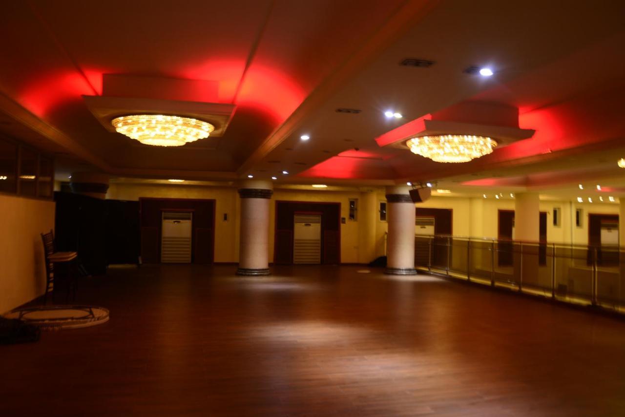 Caesar'S Luxury Hotel Леки Екстериор снимка