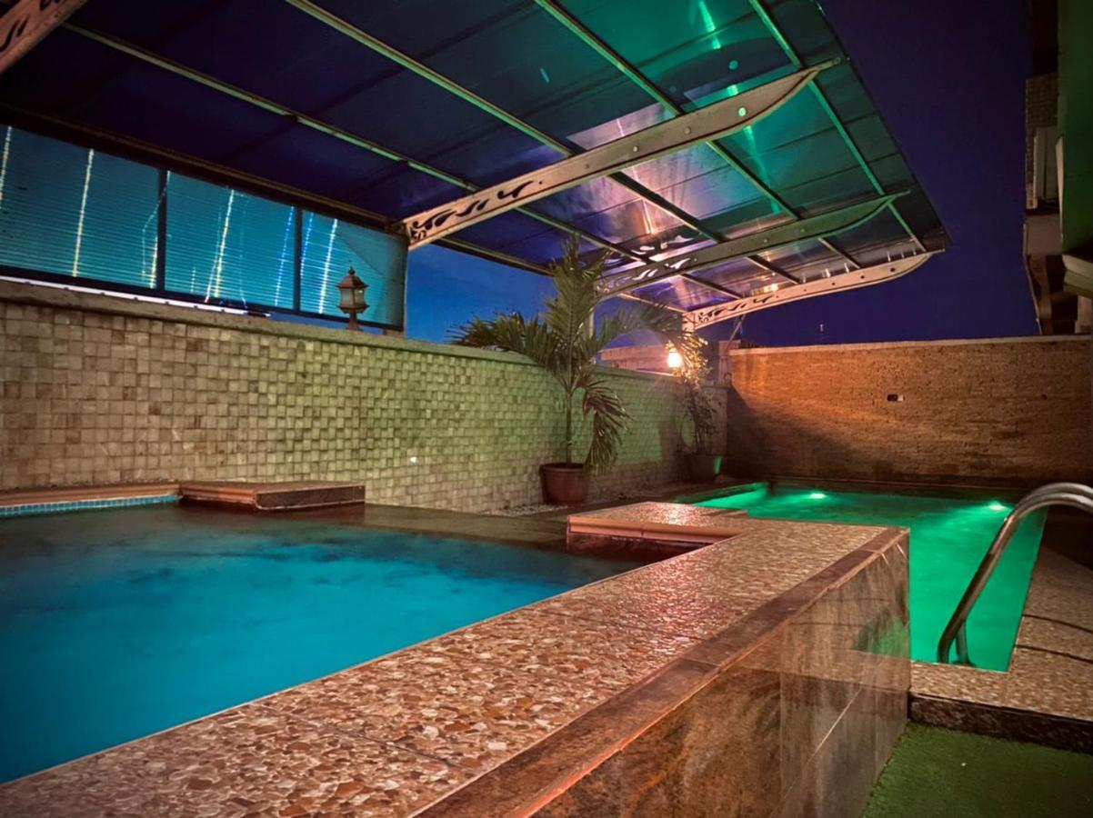 Caesar'S Luxury Hotel Леки Екстериор снимка
