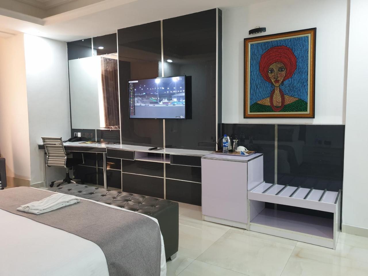 Caesar'S Luxury Hotel Леки Екстериор снимка