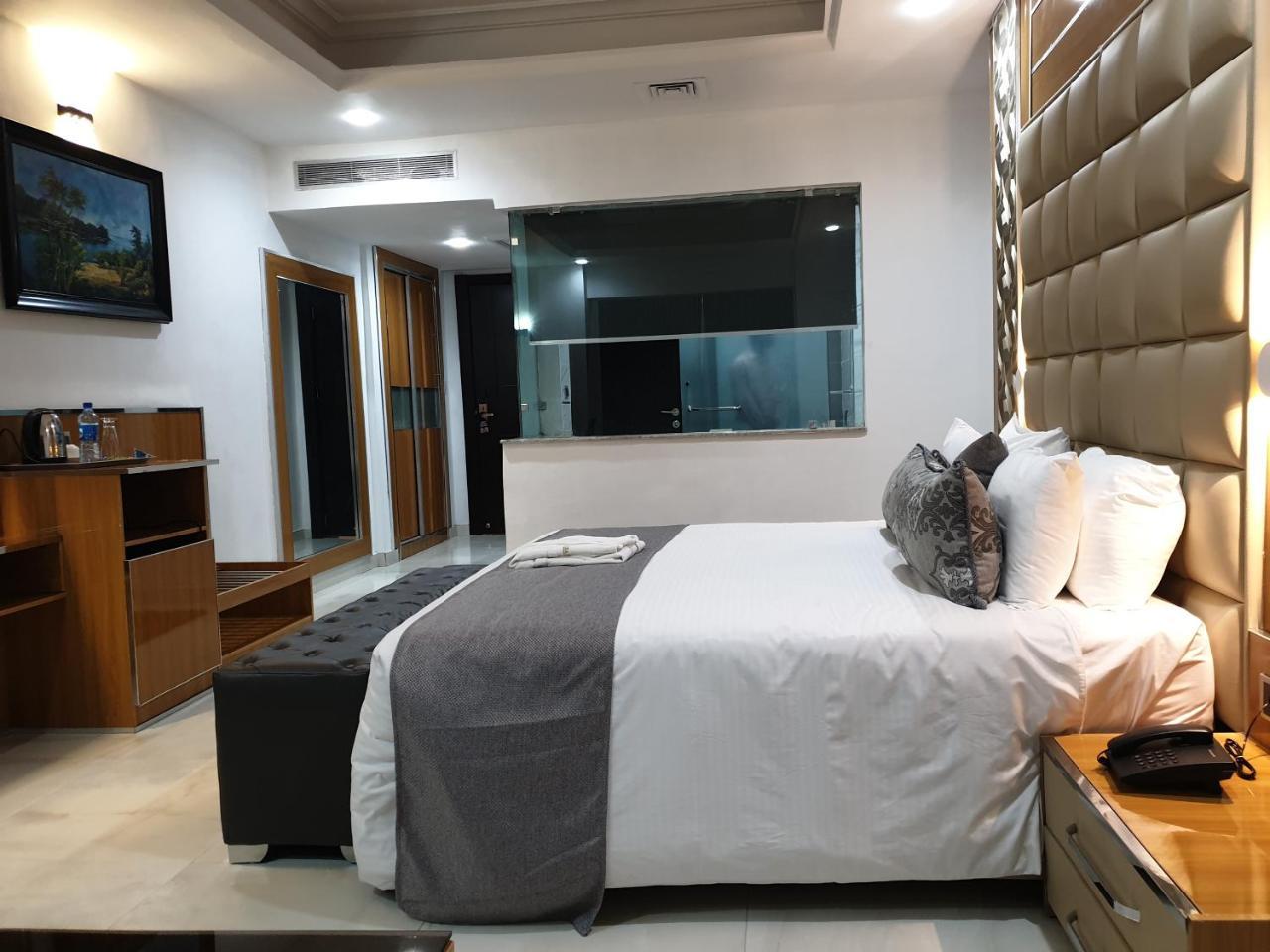 Caesar'S Luxury Hotel Леки Екстериор снимка