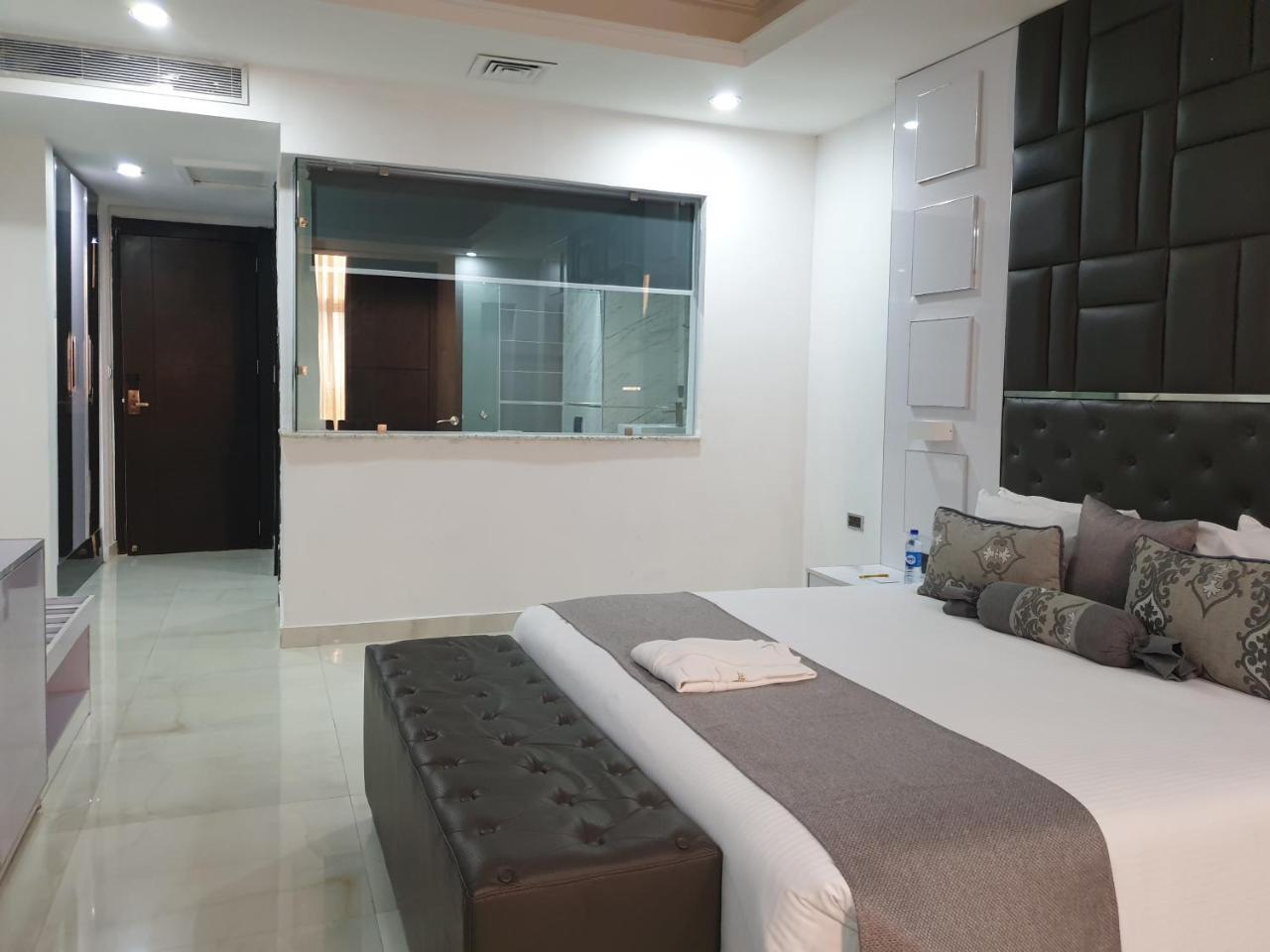 Caesar'S Luxury Hotel Леки Екстериор снимка