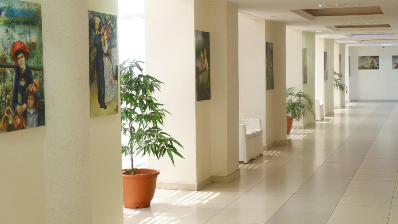 Caesar'S Luxury Hotel Леки Екстериор снимка